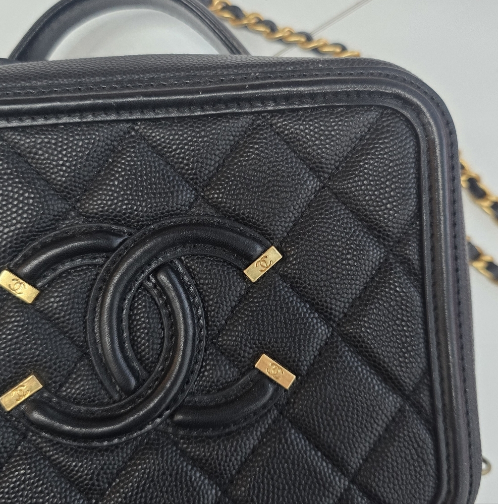 Chanel Black Quilted Leather Bag - Picture 4 of 8